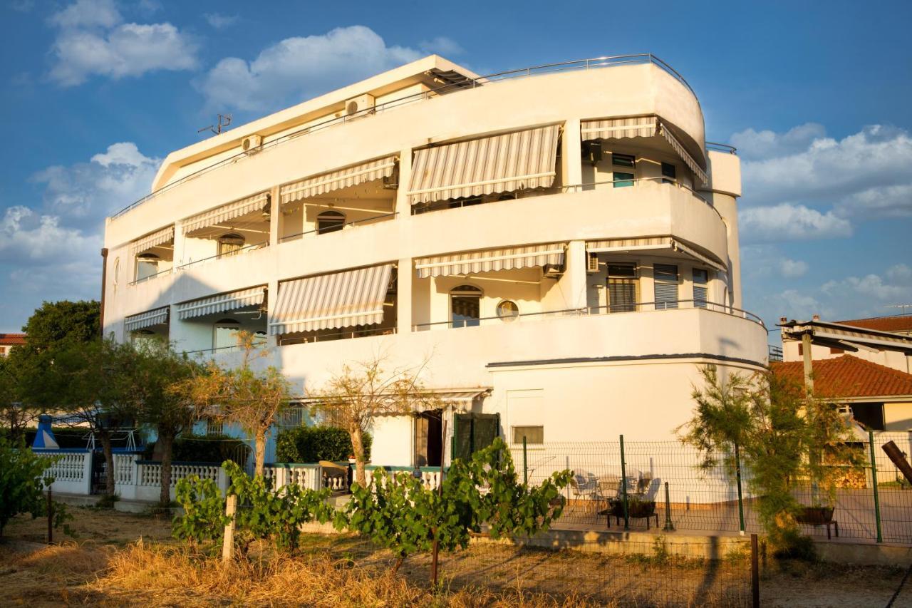 Apartman Mali Raj Pakoštane エクステリア 写真